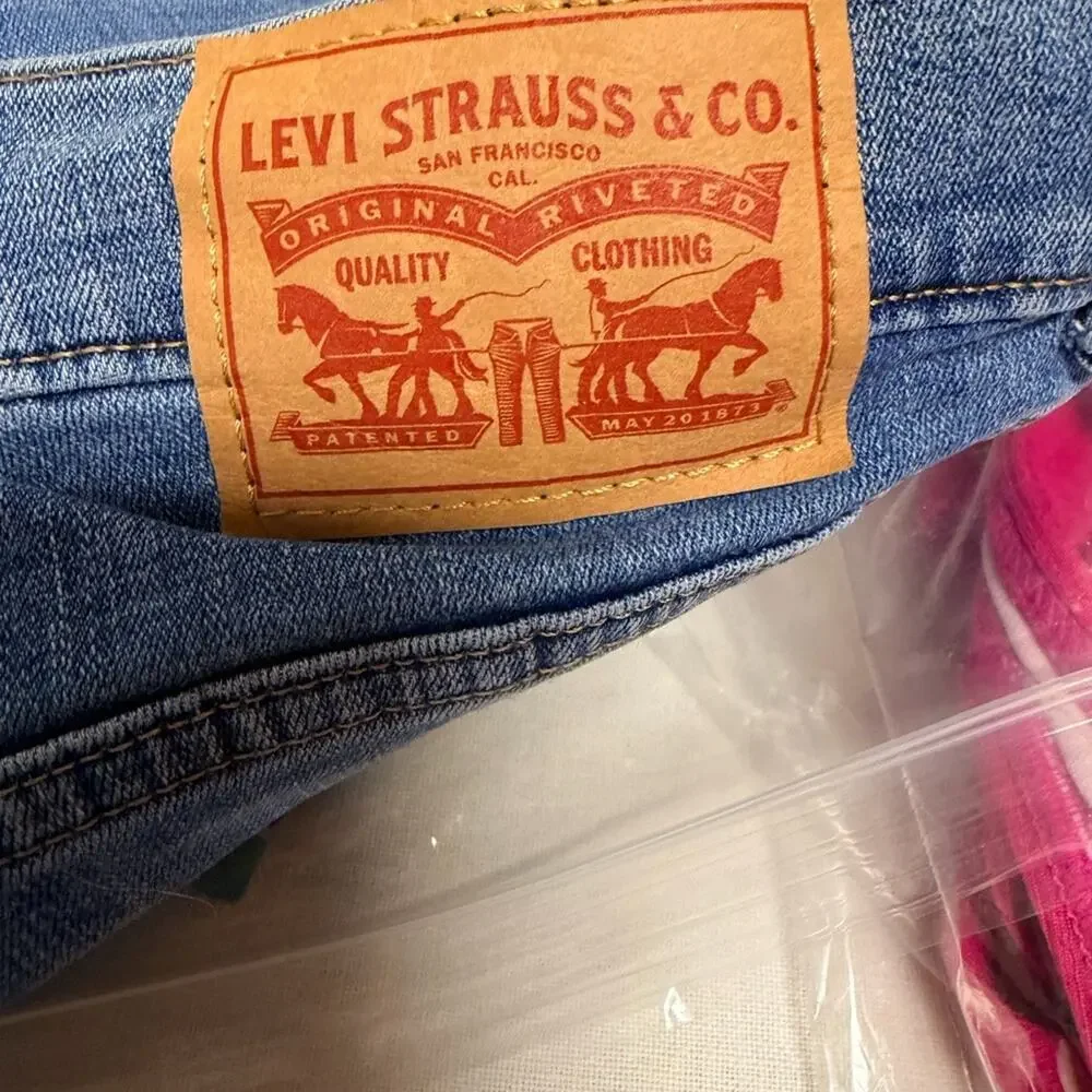 Levi’s Bermuda Blue Denim Shorts